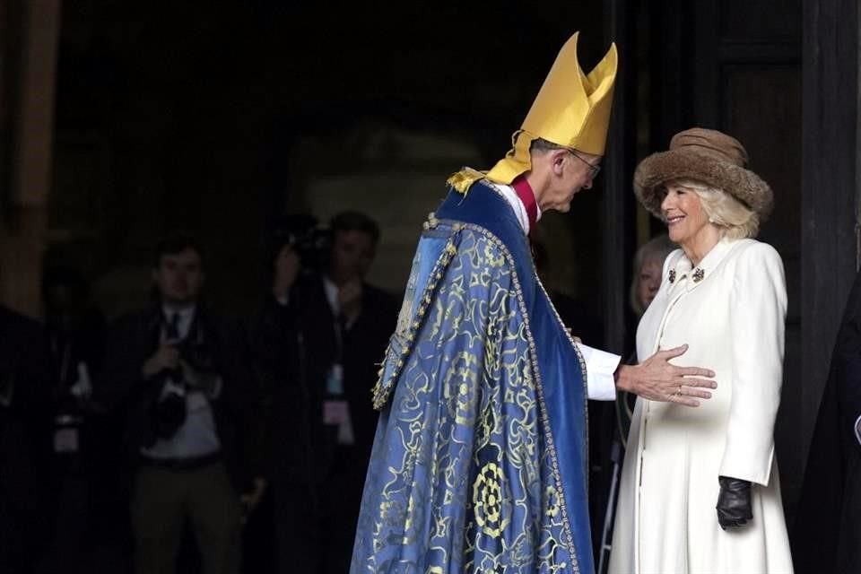 La Reina Camila de Gran Bretaña participó junto al obispo de Worcester, John Inge, en el servicio Royal Maundy en la Catedral de Worcester.