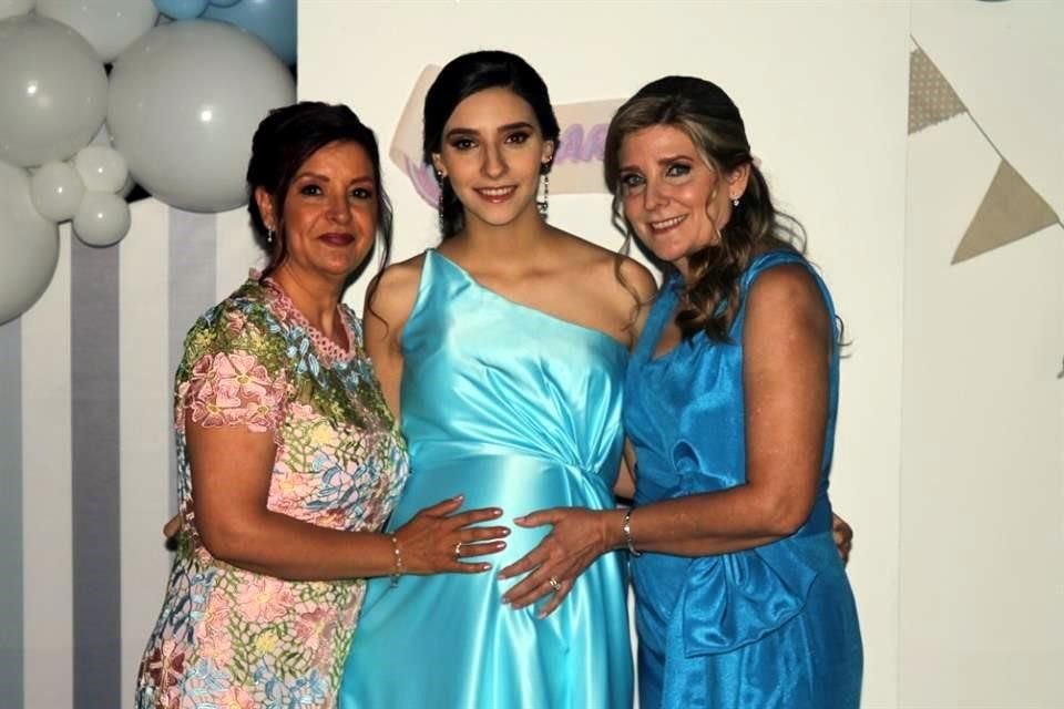 Hortencia López, Karina Galván González y Sonia González de Galván