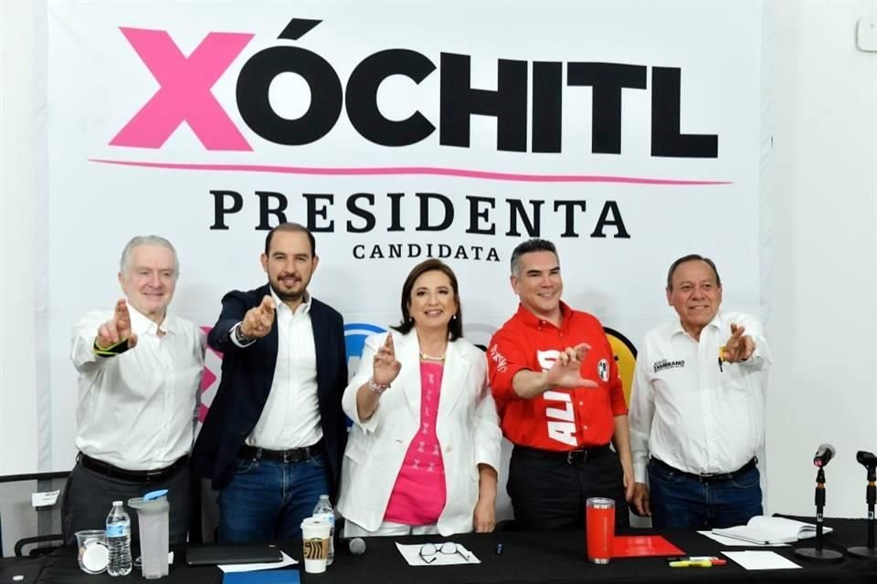 Reunida con líderes del PAN, PRI y PRD, Xóchitl Gálvez apuró a difundir ampliamente que si gana se mantendrán los programas sociales.
