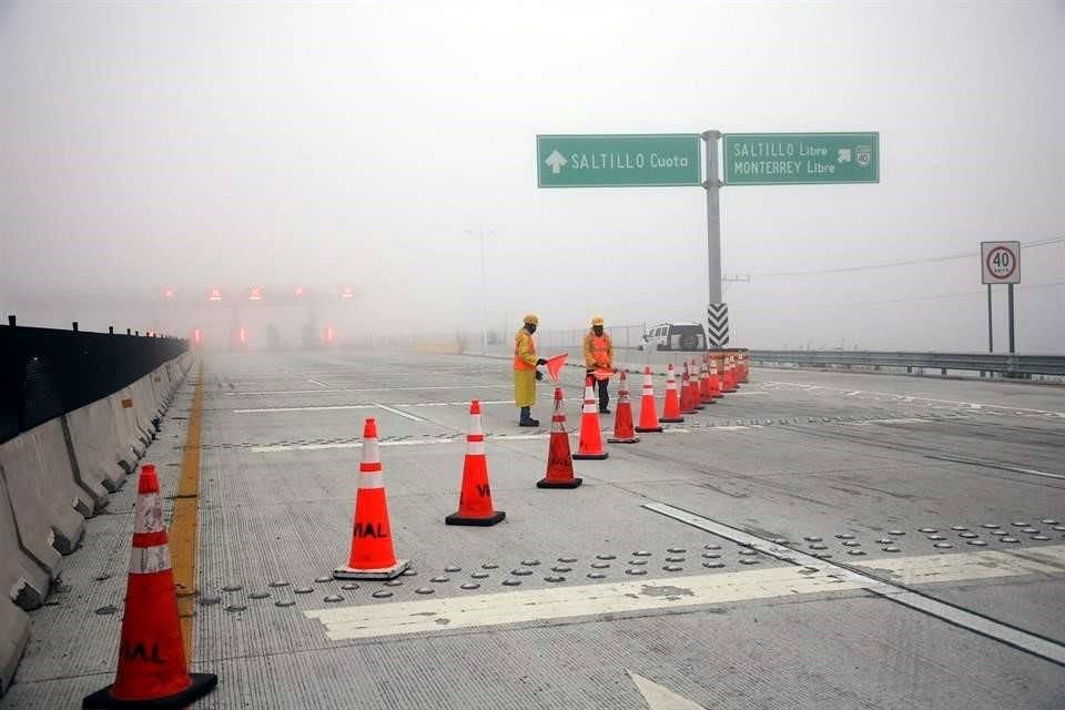 La Autopista en sentido a Saltillo permaneció cerrada hasta 18 horas después del accidente.