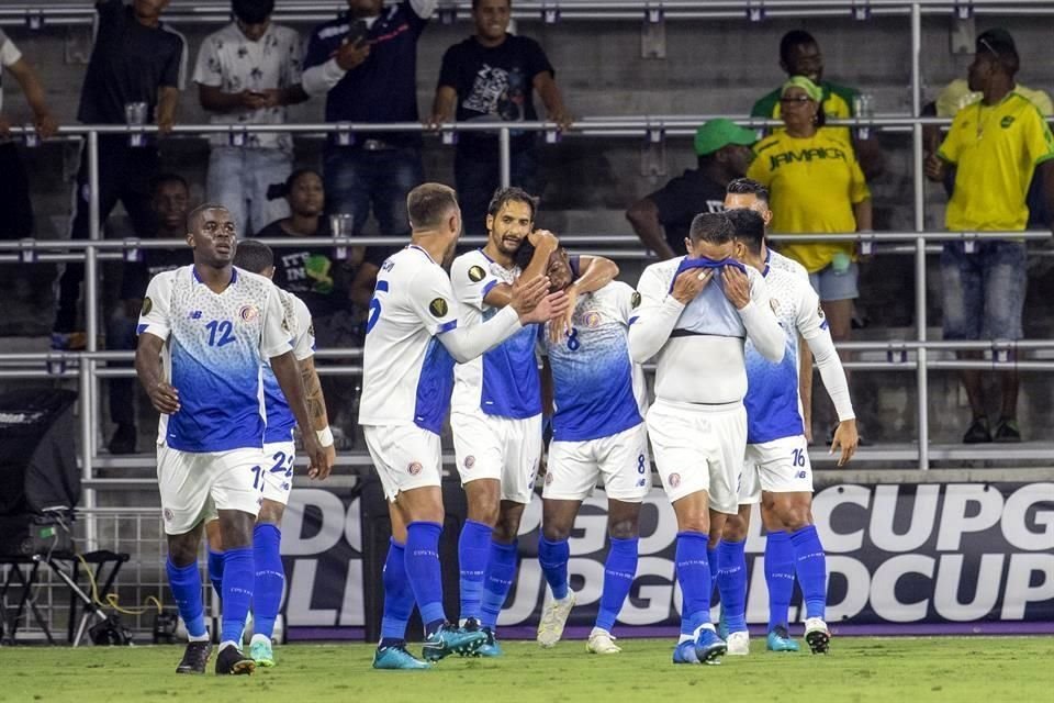 Costa Rica hizo dos goles en menos de dos minutos, suficientes para quedarse con los tres puntos.
