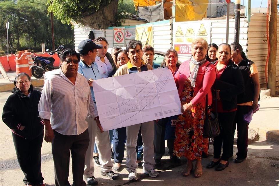 Vecinos de la Colonia Primera Victoria se han quejado de los daños ocasionados en sus viviendas por las obras de construcción de la Línea 12, en la Alcaldía Álvaro Obregón.