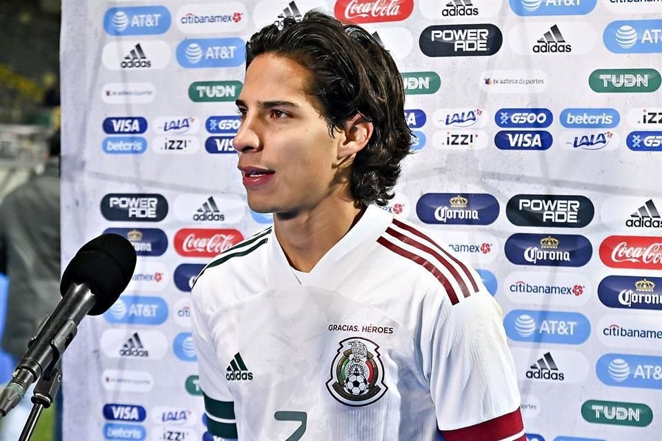 El delantero mexicano tiene confianza en el plantel azteca.