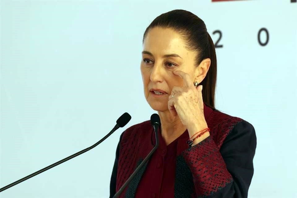 Sheinbaum en conferencia en su casa de transición en Iztapalapa.