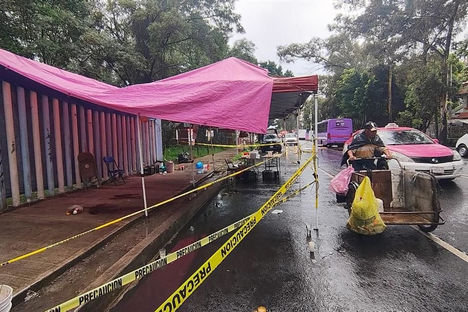 El puesto fue acordonado con cintas amarillas y resguardado por 10 patrullas y alrededor de 15 elementos de la Secretaría de Seguridad Ciudadana (SSC).