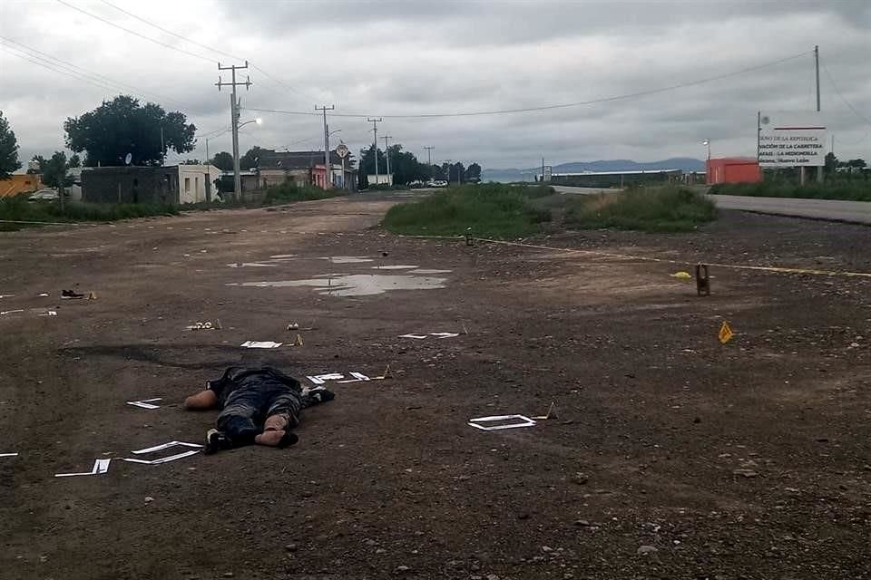 El cuerpo de José Juventino Bernal González fue localizado a un costado de la Carretera a La Hediondilla, en Galeana.