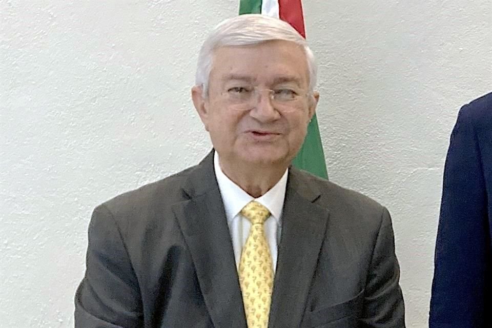 Carlos Domínguez Ahedo.