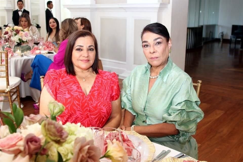 Letycia Robledo de Martínez y Adriana Pinzón de Navejar