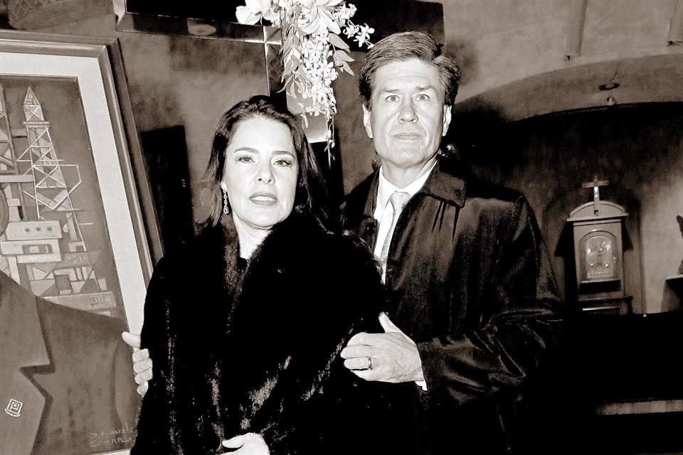 SU HIJA Y YERNO. Ana Lucía Dávila de Haller con Federico Haller