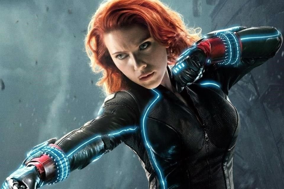 Scarlett Johansson demanda a Disney por el estreno de 'Black Widow' en streaming; acusa que su compensación económica se redujo.