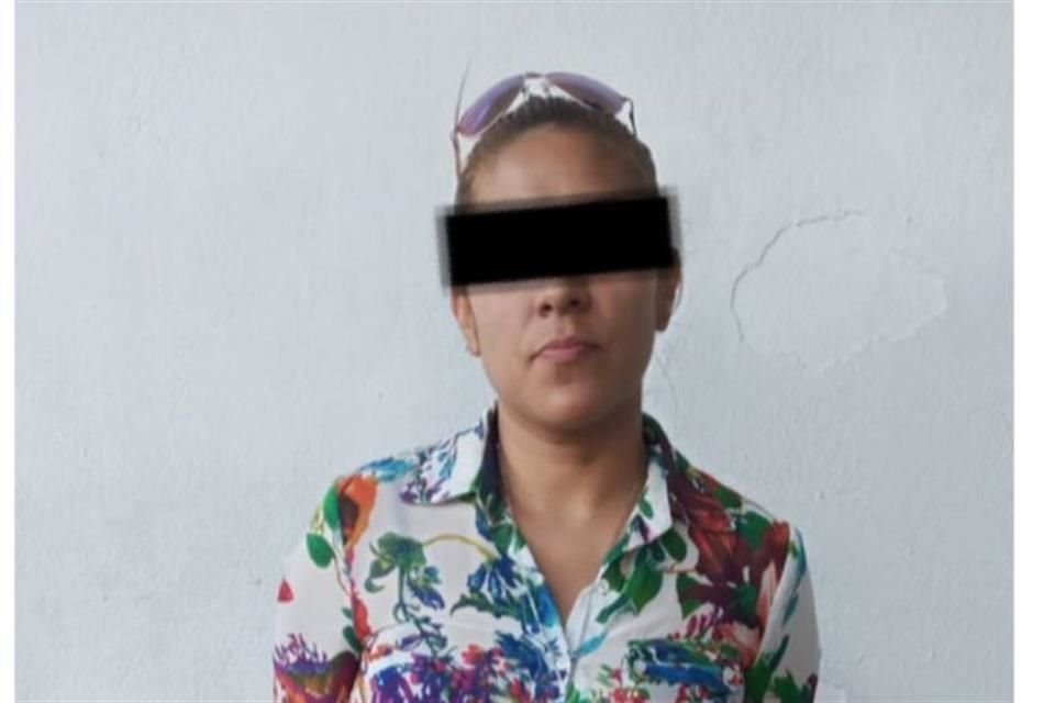 Según una fuente, la sospechosa fue identificada como Alejandra Abigaíl S., de 30 años, quien tiene su domicilio en Juárez.