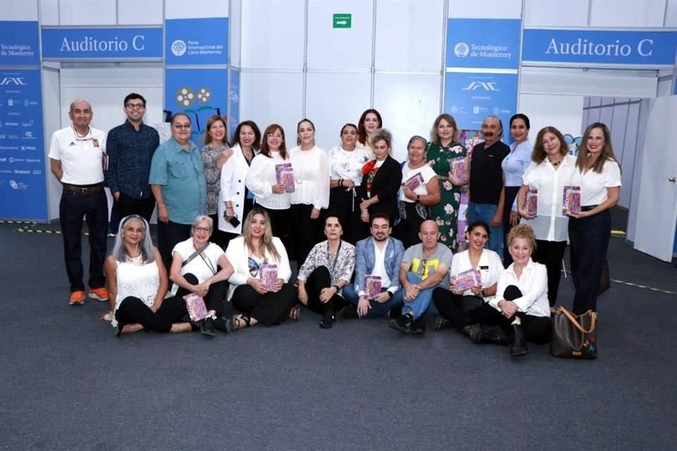 Grupo de artistas de la Asociación Plástica de Monterrey