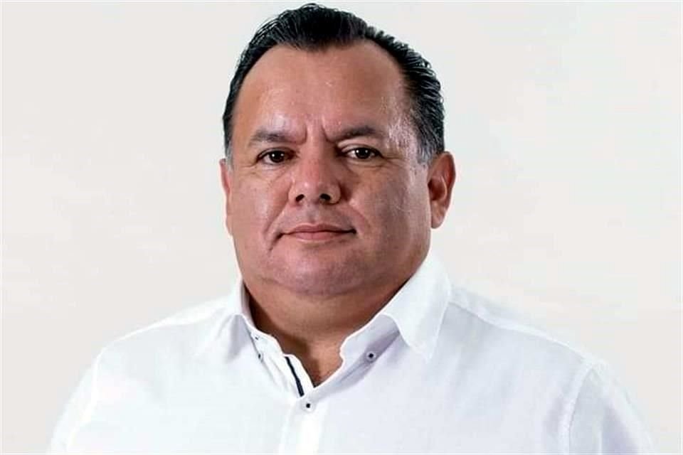 Juan Mendoza Pedroza, Alcalde electo del Municipio de Malinalco, en Edomex, murió en un hospital por complicaciones por Covid-19.