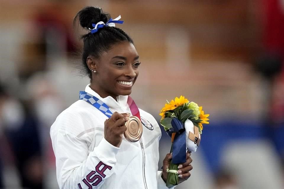 Simone Biles sólo pudo conquistar una medalla de bronce en Tokio 2020.