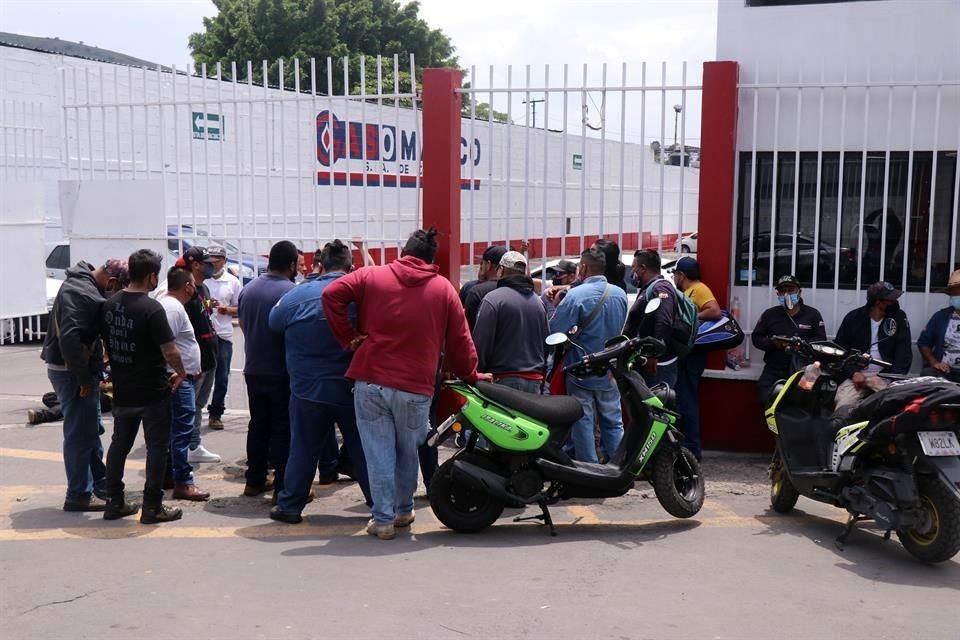 'Es que, por más que le hagas, no sale. Nos redujeron siete veces lo que ganábamos por litro y somos el eslabón más debajo de todos', reprochó un pipero.