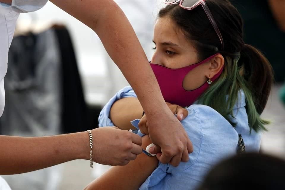 Inicia vacunación contra Covid-19 para mayores de 18 años en San Pedro.