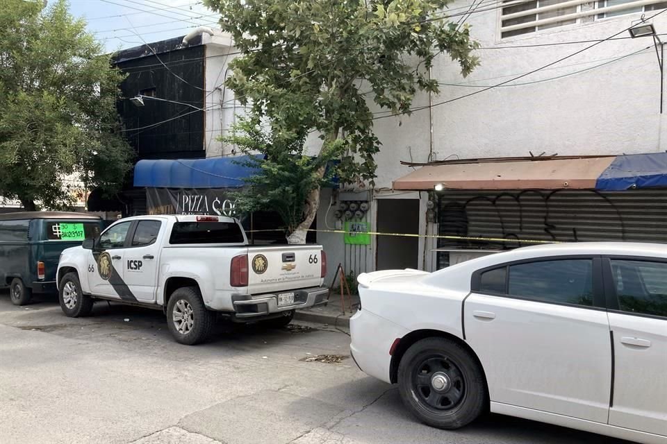 El cuerpo fue hallado en un cuarto de renta de un domicilio ubicado en Jurica, a unos metros de su cruce con la Avenida Almazán.