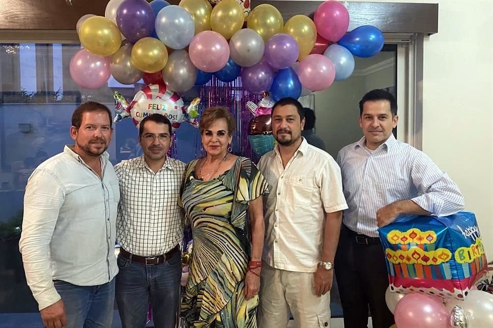 Reynaldo García, Adrián Marroquín, Raquel Martínez de González, Roberto González y Roberto Ontiveros