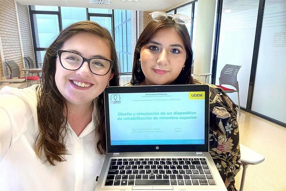 Sofía Moncada y Daniela Girma, egresadas de Ingeniería Biomédica de la UDEM.