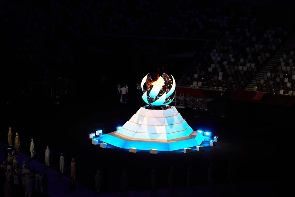 La llama olímpica fue extinguida.