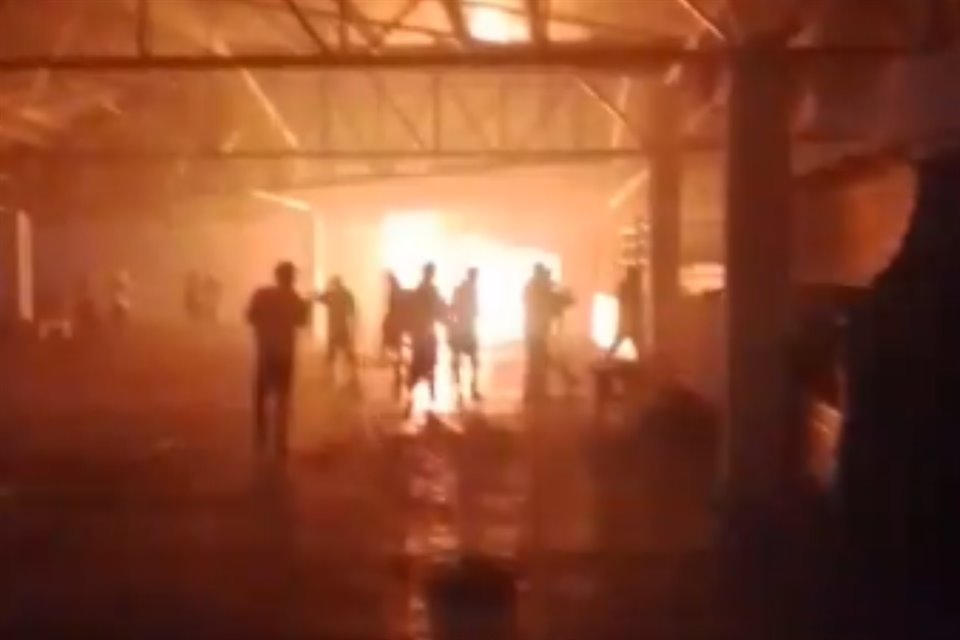 Fiscalía de Tabasco informó que fueron 7 los reos muertos y 10 las personas heridas, entre ellas 4 policías, por motín en Villahermosa.