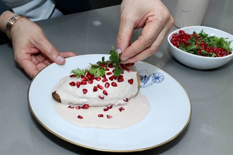 Él concurso '200 Años de la Leyenda del Chile en Nogada' evaluará el 1 de septiembre las recetas contendientes.