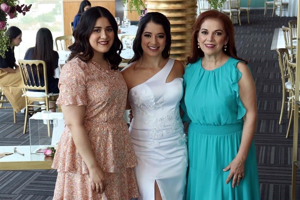 Paola Olvera Garza, Diana Olvera Garza, festejada, Diana Garza de Olvera