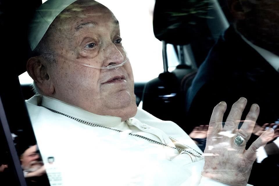 Los médicos que atendieron al Papa Francisco consideraron terminar el tratamiento para que el Pontífice pudiera morir en paz.