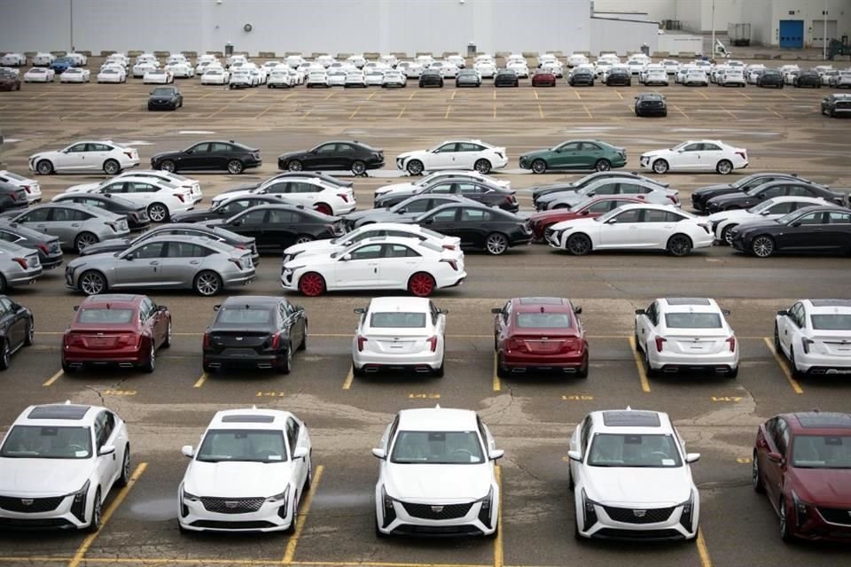 GM se unió a Ford y detuvo las exportaciones a China ante posibles aranceles.