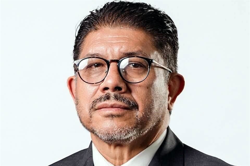 Franco se promueve como un candidato con más de 30 años de experiencia en justicia penal.