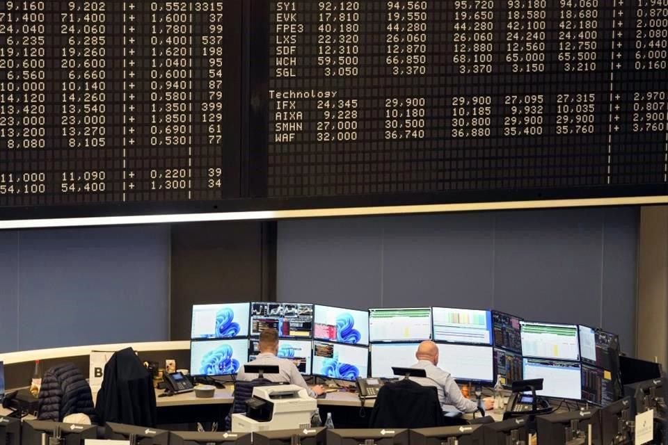 La Bolsa de Frankfurt caía un 1.38 por ciento.