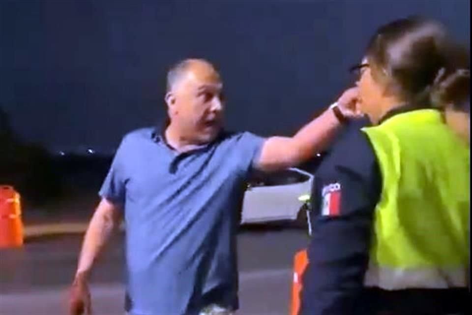 Tras lo acontecido, el funcionario ofreció disculpas a los policías a través de sus redes sociales.