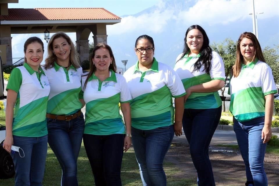 Pamela Pérez, Lupita Cuitinio, Alejandra Cadena, Doris Sandoval, Karla Valdez y Lourdes Reyes