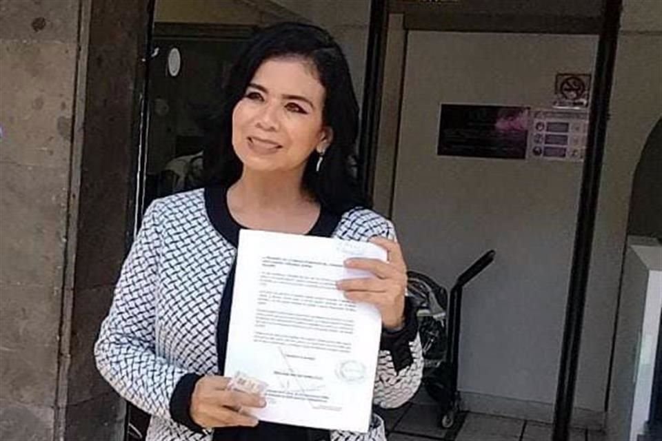 Norma Otilia Hernández acudió al Senado a presentar la iniciativa.