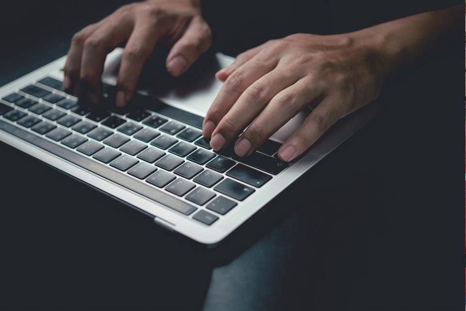 En Puebla, entró en vigor 'Ley Censura', que castiga con penas de hasta 3 años de prisión a quienes emitan insultos en redes sociales.