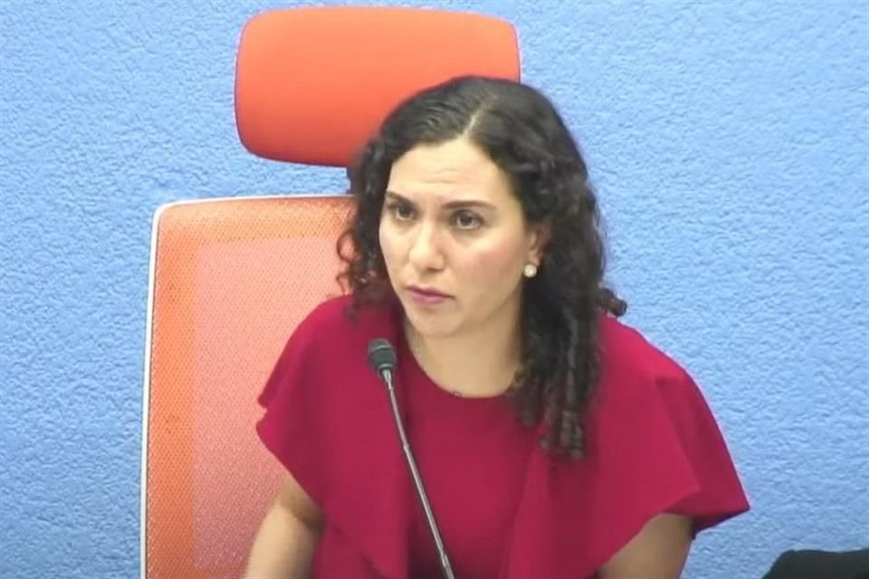 Andrea Márvan, titular de Cofece.