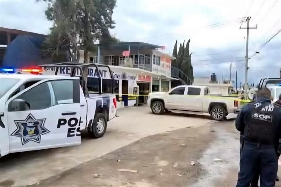El ataque a balazos en el restaurante San Lorenzo del Municipio de Emiliano Zapata, Hidalgo, dejó dos personas muertas y una más herida. Al lugar arribaron fuerzas de seguridad local y federal.