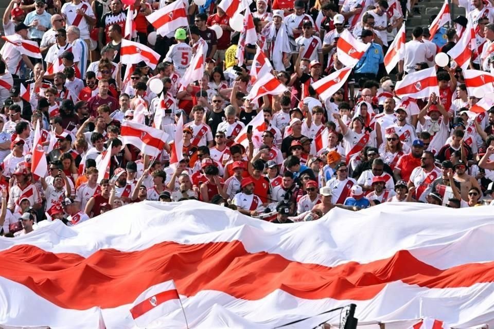 La marea roja del River Plate.