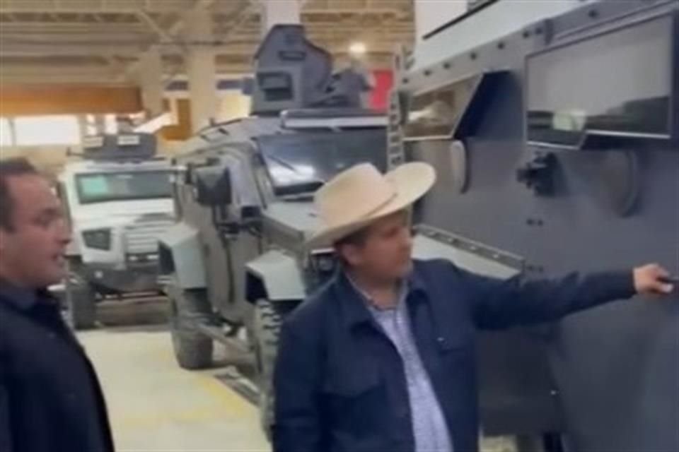 El Edil de Uruapan presumió en un video la presunta próxima compra de vehículos blindados para su Policía en Michoacán.