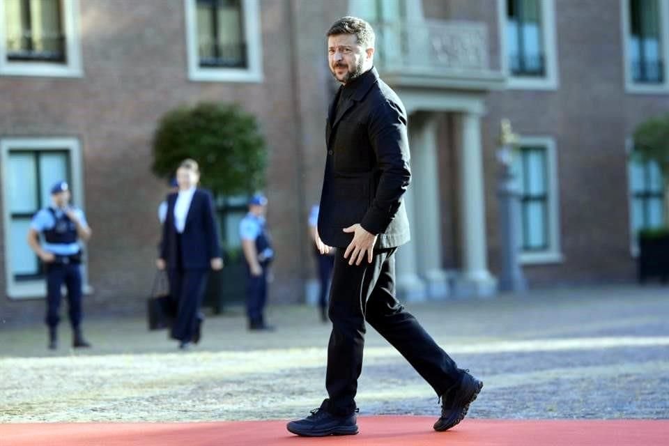 El Presidente ucraniano calificó de 'larga y sustancial' su reunión con Donald Trump, quienes hablaron de un alto al fuego.