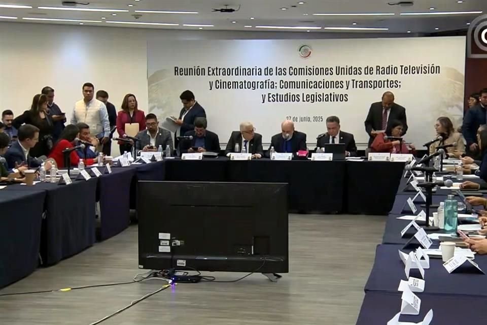 El dictamen aprobado acotó las amplísimas facultades que tenía la cuestionada Agencia de Transformación Digital.