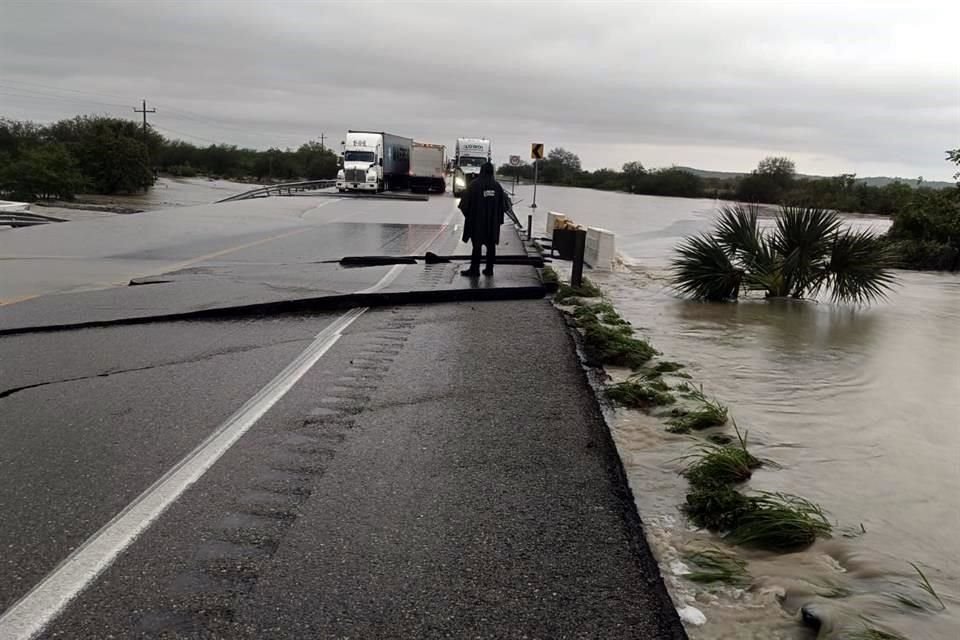 Daños en la Carretera Zaragoza-González, a la altura del Puente 'El Quichal'.