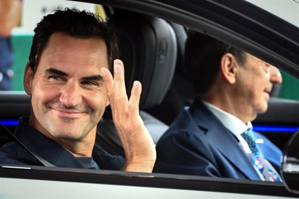 El ex tenista suizo Roger Federer tiene un patrimonio neto de unos mil 300 millones de dólares, según el Índice de 'Billonarios' de Bloomberg.
