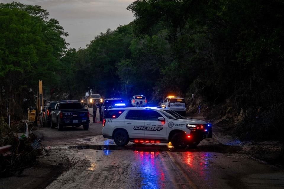 La esperanza de encontrar sobrevivientes de las inundaciones en Texas se desvaneció, mientras continúa búsqueda de personas desaparecidas.