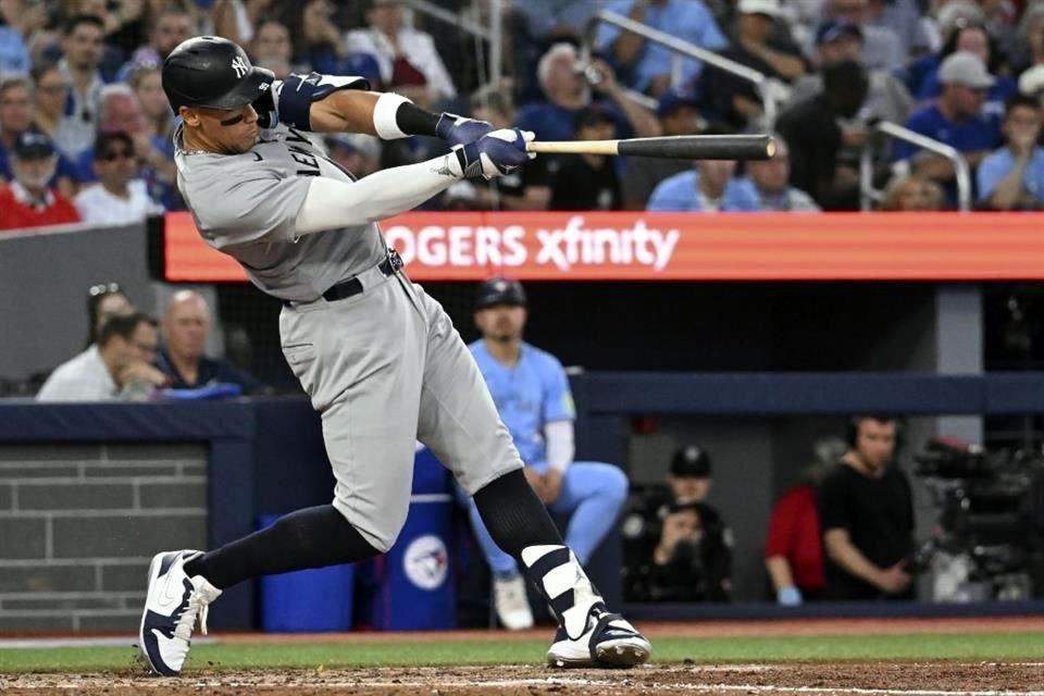Aaron Judge en un duelo ante los Azulejos de Toronto.
