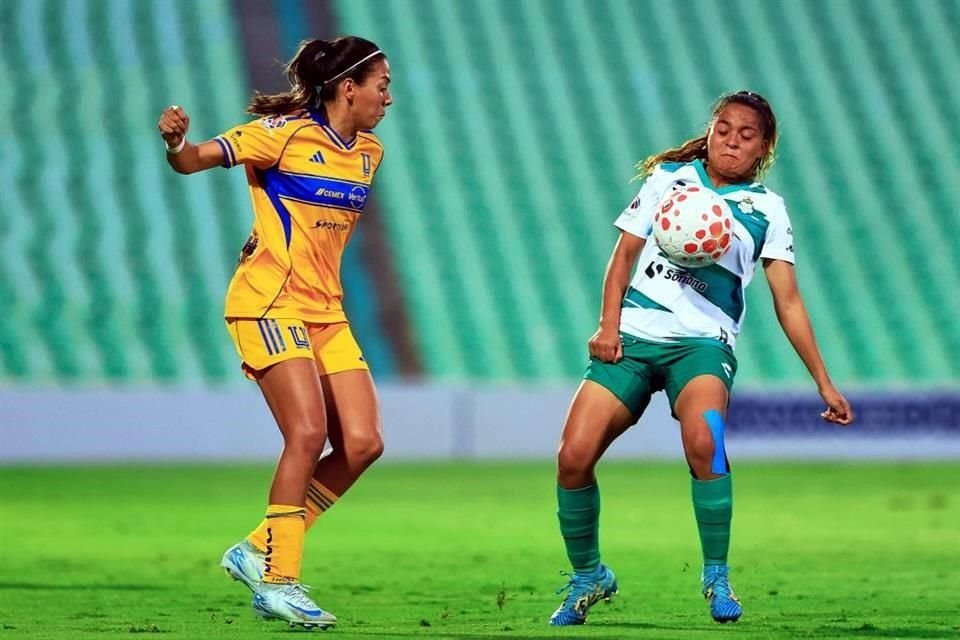 Tigres Femenil ligó su segunda victoria del Apertura 2025 al vencer de visita 2-0 a Santos, con lo que llegó a 7 puntos en el torneo.