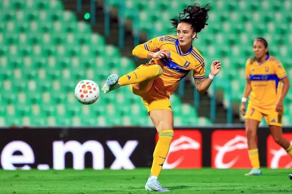 Tigres Femenil ligó su segunda victoria del Apertura 2025 al vencer de visita 2-0 a Santos, con lo que llegó a 7 puntos en el torneo.