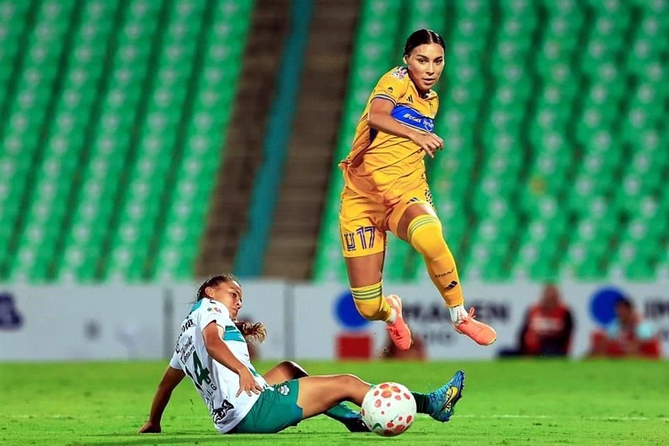 Tigres Femenil ligó su segunda victoria del Apertura 2025 al vencer de visita 2-0 a Santos, con lo que llegó a 7 puntos en el torneo.