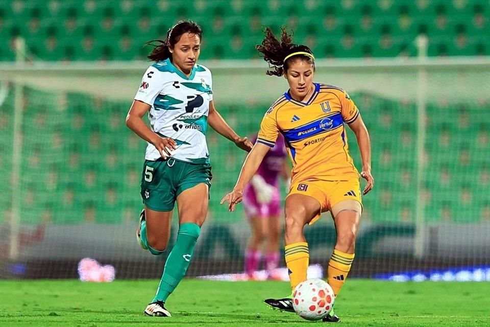 Tigres Femenil ligó su segunda victoria del Apertura 2025 al vencer de visita 2-0 a Santos, con lo que llegó a 7 puntos en el torneo.