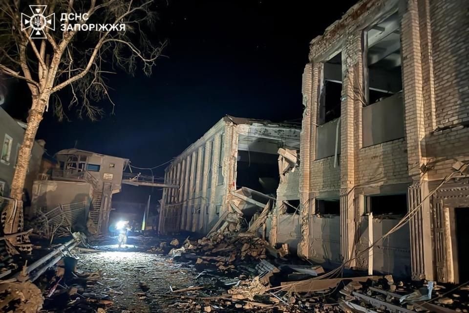 Ataques rusos contra una prisión ucraniana, una instalación médica y áreas civiles mataron al menos a 27 personas y dejaron 90 heridas.